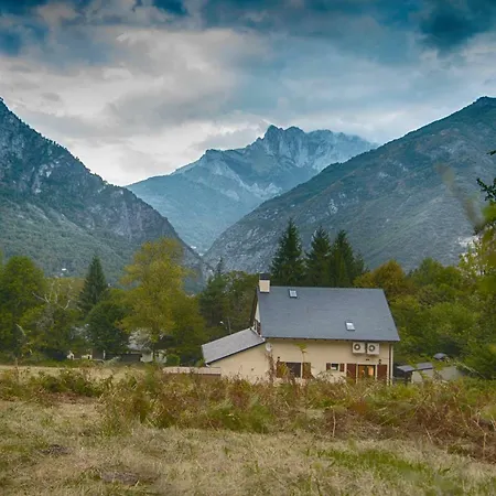 Ballestan Semesterbostad