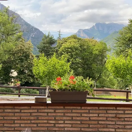 בית נופש Ballestan Saint-Béat